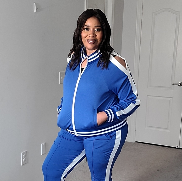 Tracksuits - Picture 2 of 2